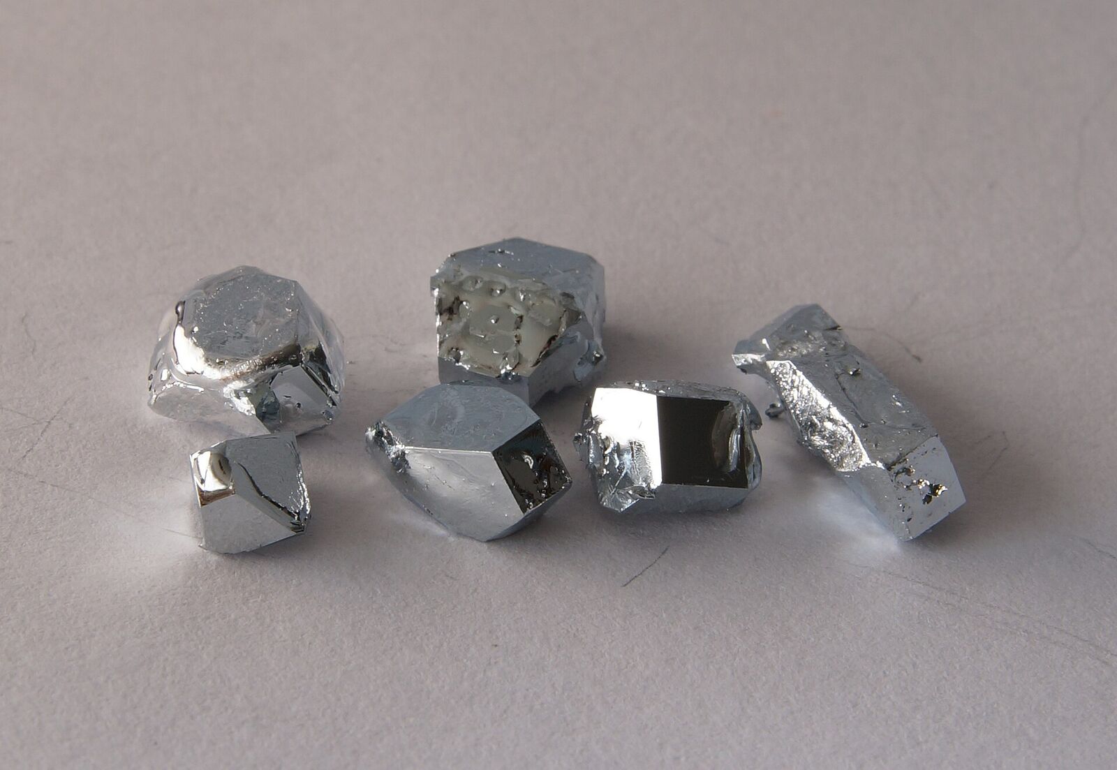 High-purity gallium crystals